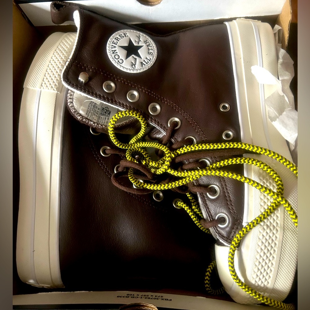 Leather chuck Taylor’s NWT